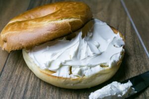 Desmintiendo el mito: ¿El queso crema light realmente engorda?