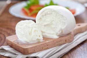 La verdad sobre el queso mozzarella: ¿es una fuente de proteínas o carbohidratos?